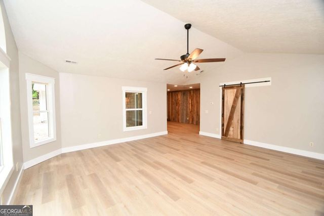 257 Lake Place Drive, Lavonia, GA 30553