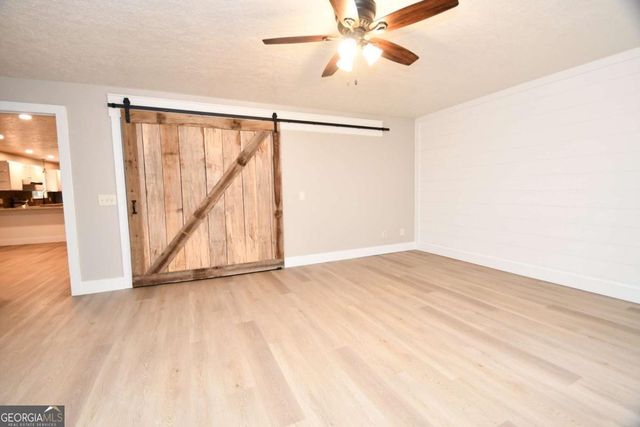257 Lake Place Drive, Lavonia, GA 30553