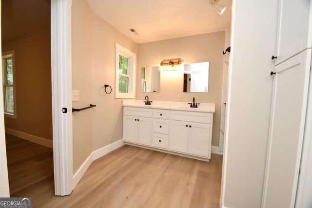 257 Lake Place Drive, Lavonia, GA 30553