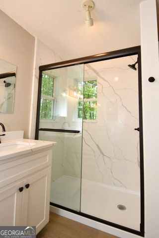 257 Lake Place Drive, Lavonia, GA 30553