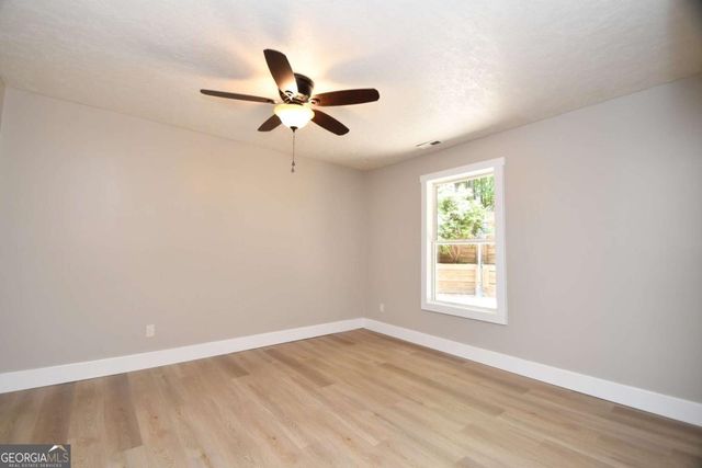 257 Lake Place Drive, Lavonia, GA 30553