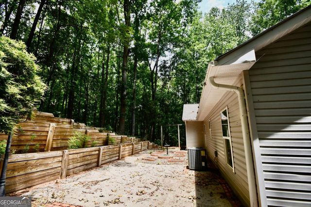 257 Lake Place Drive, Lavonia, GA 30553