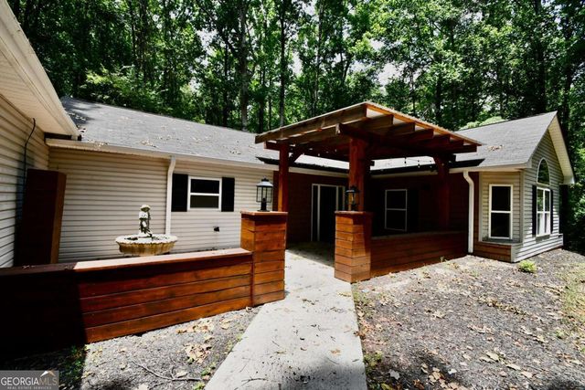 257 Lake Place Drive, Lavonia, GA 30553