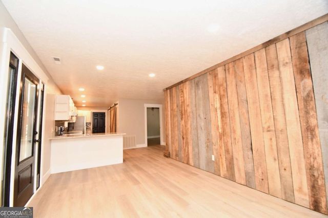 257 Lake Place Drive, Lavonia, GA 30553