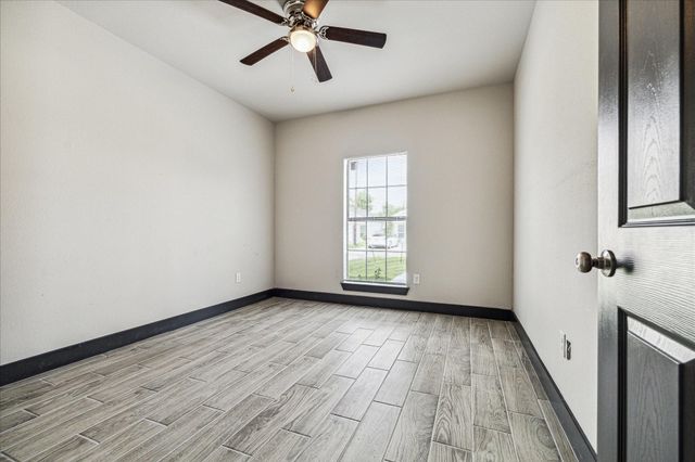7912 Bowen Street B, Houston, TX 77051