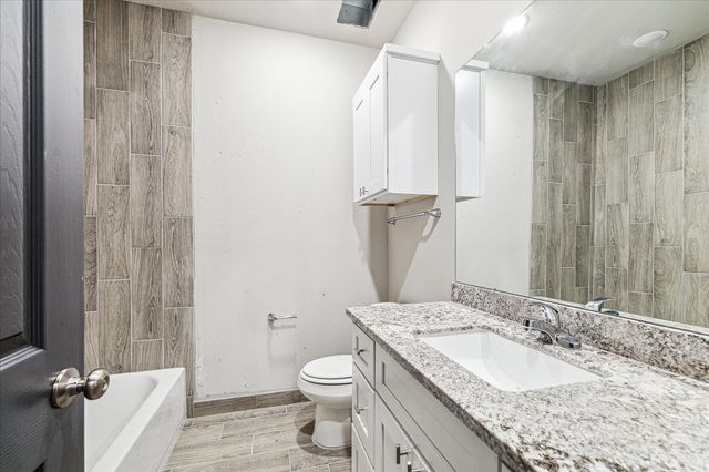 7912 Bowen Street B, Houston, TX 77051