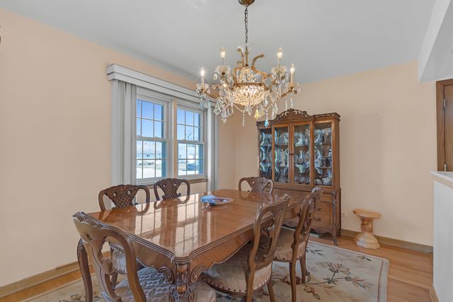 2054 Birch Street, Des Plaines, IL 60018