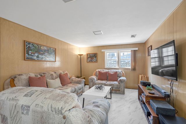 2054 Birch Street, Des Plaines, IL 60018