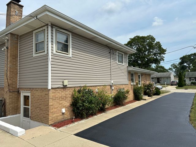 2054 Birch Street, Des Plaines, IL 60018