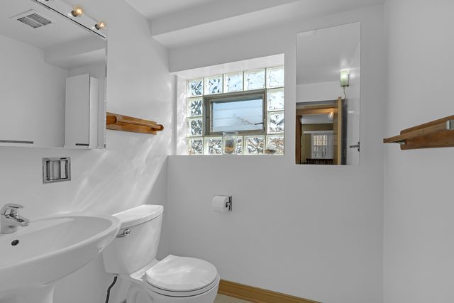 2054 Birch Street, Des Plaines, IL 60018