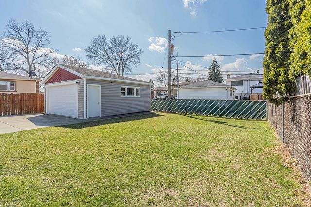 2054 Birch Street, Des Plaines, IL 60018