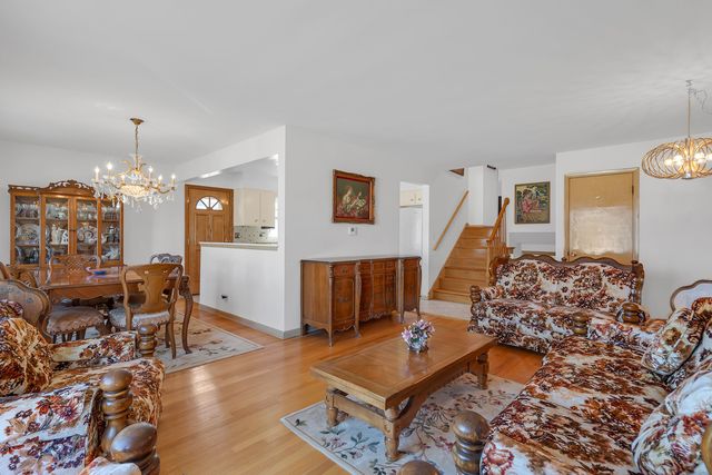 2054 Birch Street, Des Plaines, IL 60018