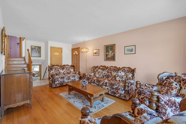 2054 Birch Street, Des Plaines, IL 60018