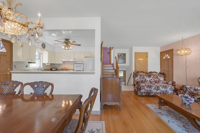 2054 Birch Street, Des Plaines, IL 60018