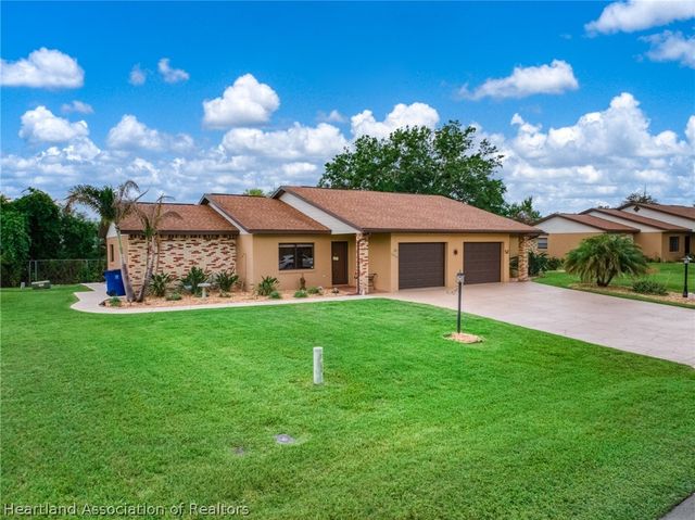 2418 Hidden Creek Circle, Sebring, FL 33870