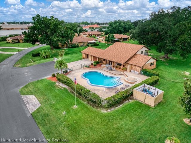 2418 Hidden Creek Circle, Sebring, FL 33870