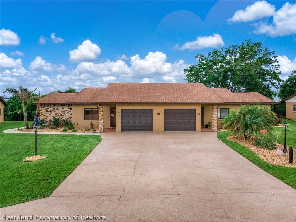 2418 Hidden Creek Circle, Sebring, FL 33870