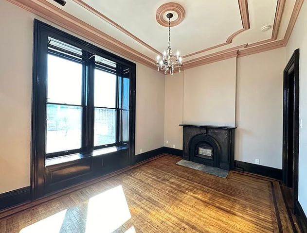 238 S Ashland Avenue, Chicago, IL 60607