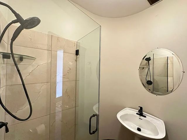 238 S Ashland Avenue, Chicago, IL 60607