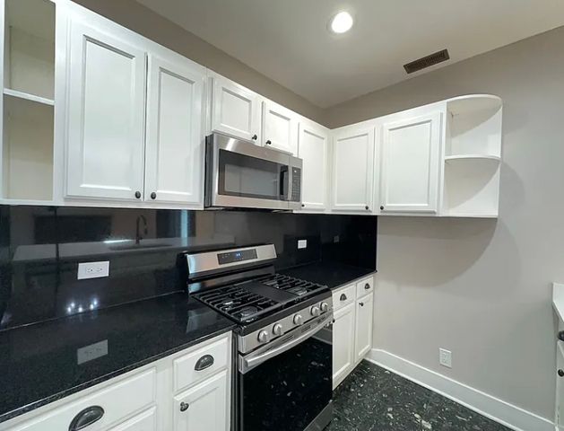 238 S Ashland Avenue, Chicago, IL 60607