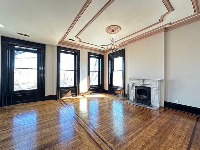 238 S Ashland Avenue, Chicago, IL 60607
