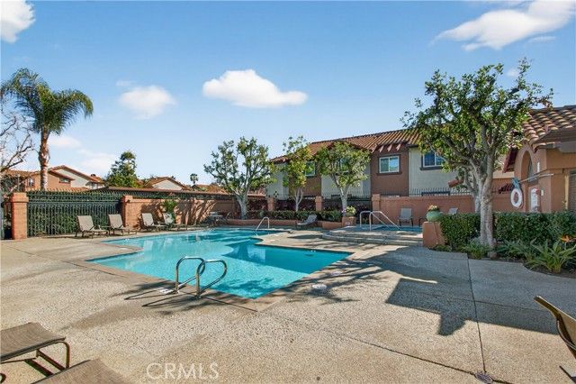 60 Flor De Mar, Rancho Santa Margarita, CA 92688