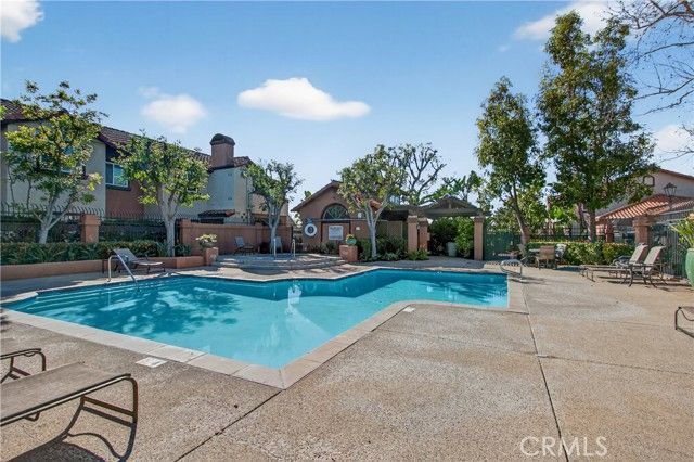 60 Flor De Mar, Rancho Santa Margarita, CA 92688