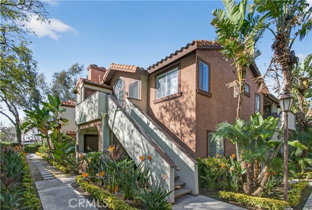 60 Flor De Mar, Rancho Santa Margarita, CA 92688