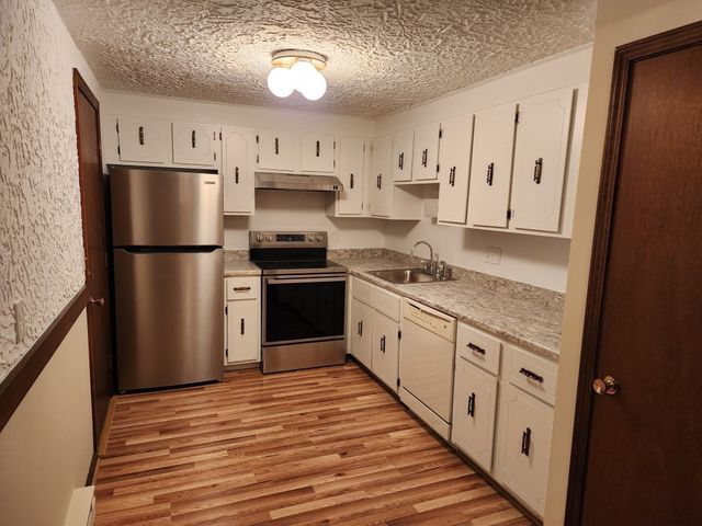 52 Swanson Ct B34, Boxborough, MA 01719