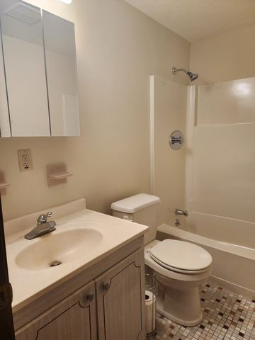 52 Swanson Ct B34, Boxborough, MA 01719
