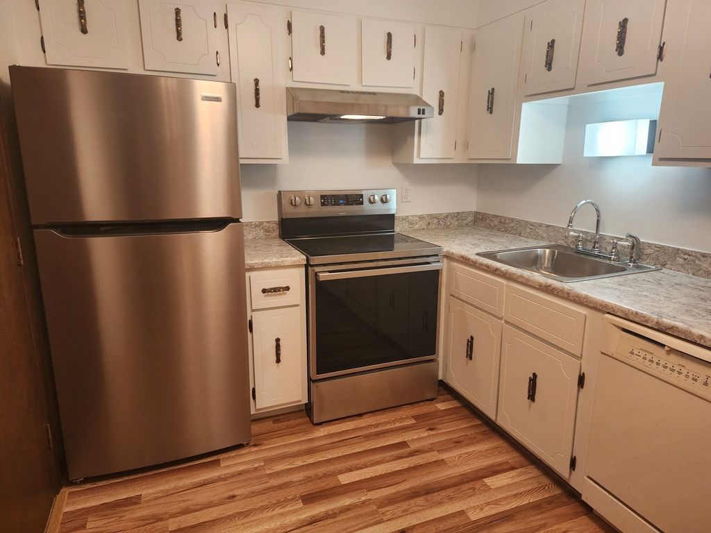 52 Swanson Ct B34, Boxborough, MA 01719