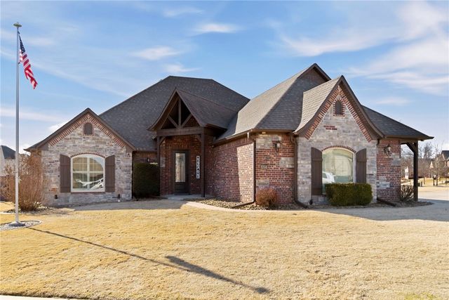 5704 SW Gunstock Road, Bentonville, AR 72713