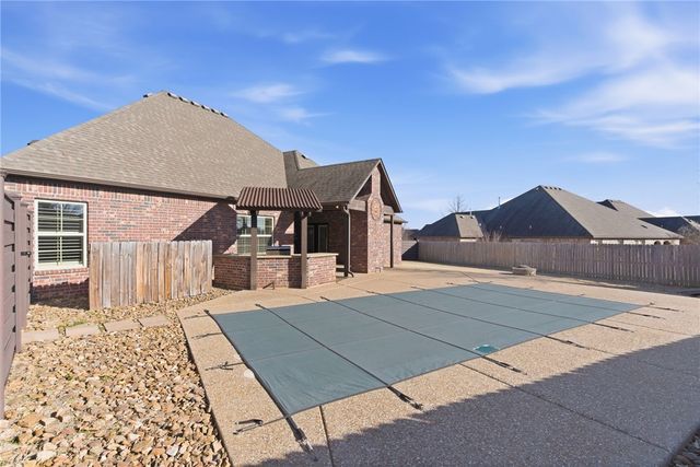 5704 SW Gunstock Road, Bentonville, AR 72713