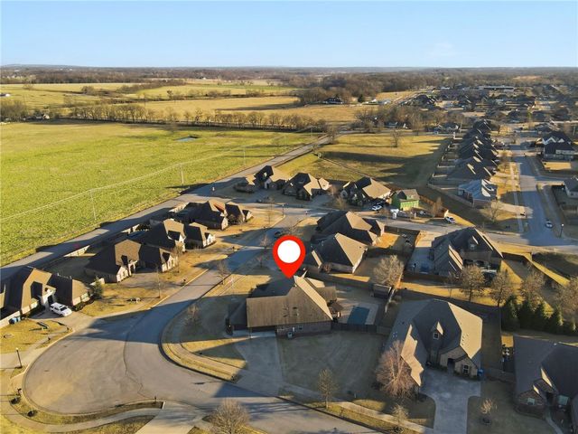 5704 SW Gunstock Road, Bentonville, AR 72713