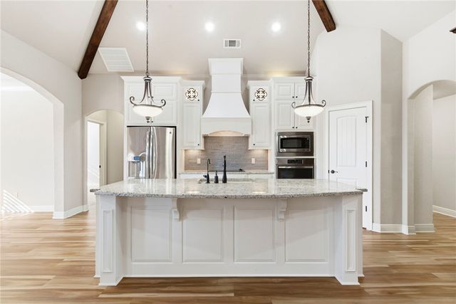 5704 SW Gunstock Road, Bentonville, AR 72713