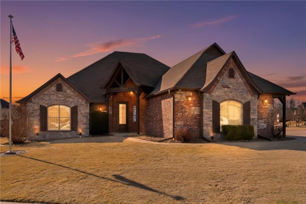 5704 SW Gunstock Road, Bentonville, AR 72713