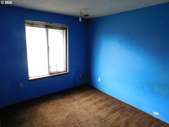 8621 Se STRAWBERRY Ln, Milwaukie, OR 97267