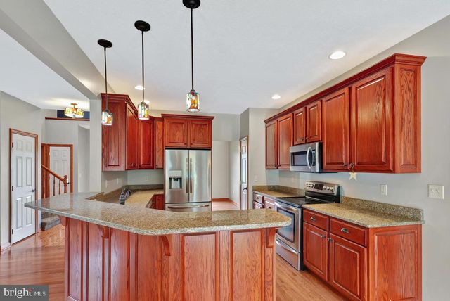 194 MEADOWLAND DR, Ridgeley, WV 26753