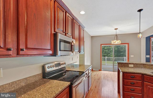 194 MEADOWLAND DR, Ridgeley, WV 26753