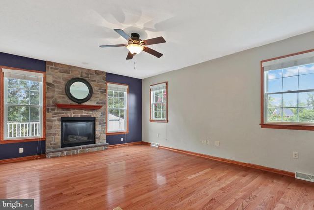 194 MEADOWLAND DR, Ridgeley, WV 26753