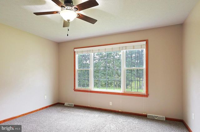 194 MEADOWLAND DR, Ridgeley, WV 26753