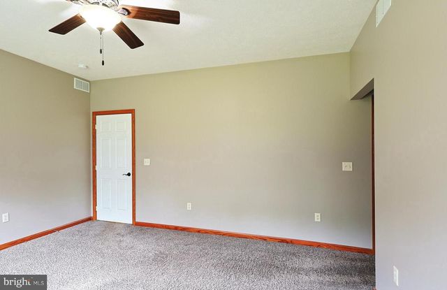 194 MEADOWLAND DR, Ridgeley, WV 26753