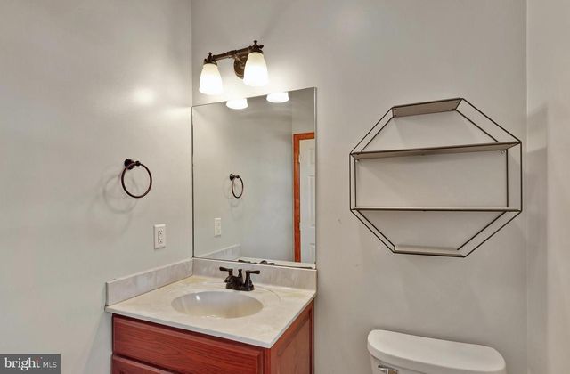 194 MEADOWLAND DR, Ridgeley, WV 26753