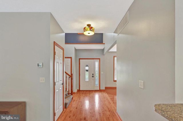 194 MEADOWLAND DR, Ridgeley, WV 26753