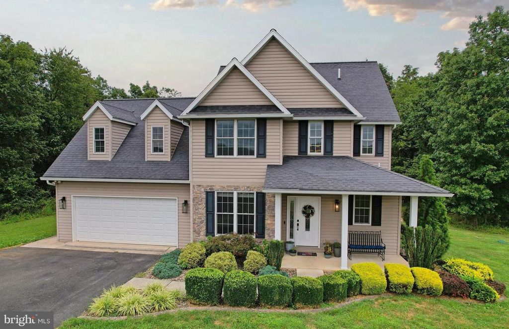 194 MEADOWLAND DR, Ridgeley, WV 26753