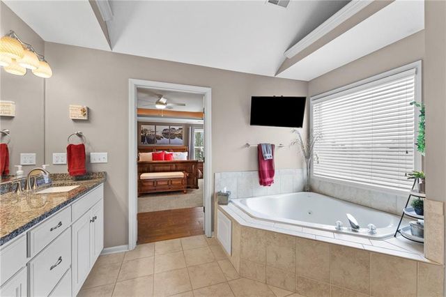 15636 S Gallery Street, Olathe, KS 66062