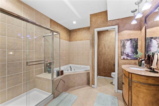 15636 S Gallery Street, Olathe, KS 66062