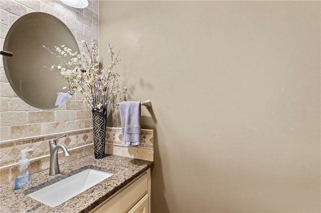 15636 S Gallery Street, Olathe, KS 66062