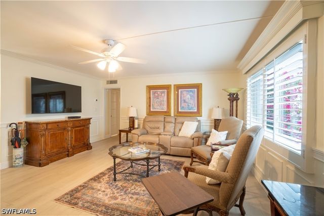 388 4th AVE S 388, Naples, FL 34102