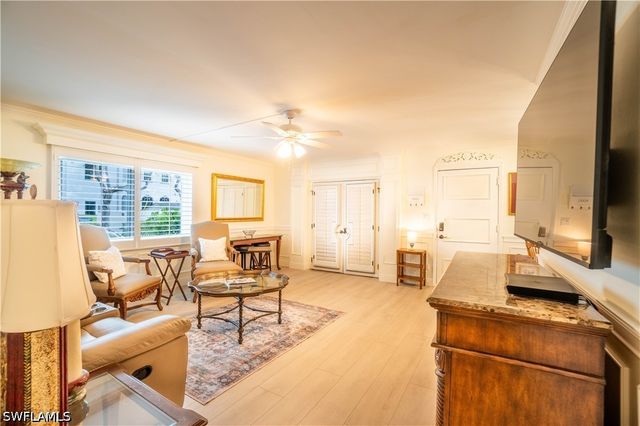 388 4th AVE S 388, Naples, FL 34102